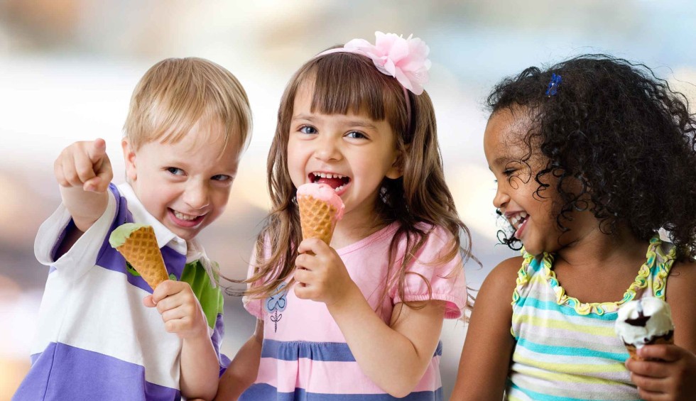 Ijsje kinderen vakantiepark Frankrijk luxe villa gezin genieten.jpg