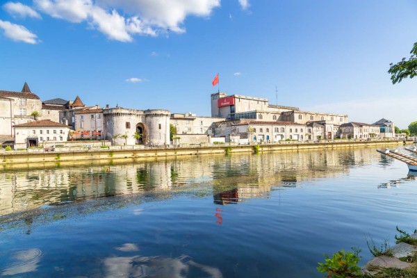 Cognac 2 Frankrijk vakantie comfort Charente likeur wijn luxe villa tour champagne.jpg