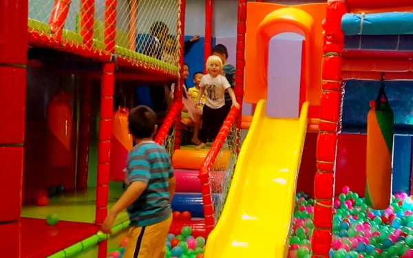 Lookyland 2 Frankrijk Poitiers Niort poitou charente kinderen vakantiepark bois senis forges zwembad