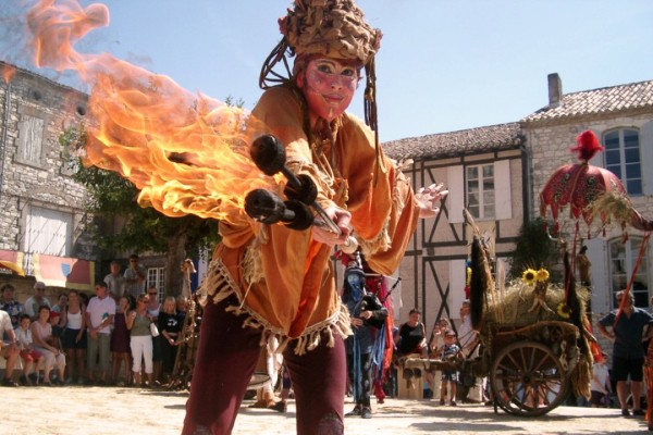 Monflanquin 9 Frankrijk Dordogne Lot bastide vakantie luxe villa feesten plus beaux village.jpg