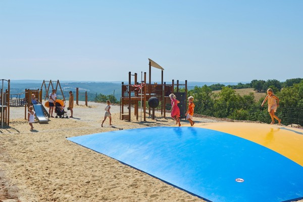 Lanzac speeltuin 1 Frankrijk vakantiepark Nederlands Dordogne Lot luxe vakantiehuis animatie kindere