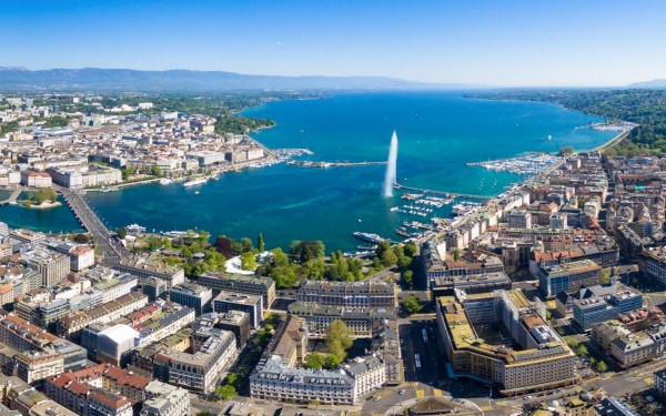 Geneve 1 Frankrijk zwitserland vakantie alpen luxe appartement resort shoppen.jpg
