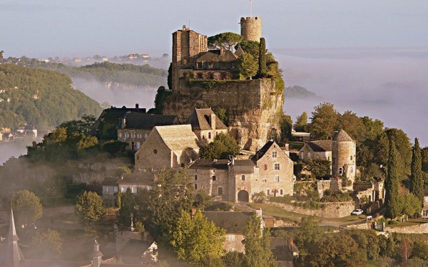 Turenne 7 Frankrijk vakantiepark luxe villa dordogne ariege provence lavendel wifi.jpg