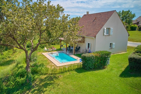 Domaine de Lanzac 18 4b Frankrijk Dordogne vakantiepark luxe vakantiehuis privézwembad restaurant.jp