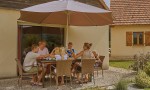 Le Lac Blue vakantiehuis 4 Frankrijk buiten eten gezellig Dordogne zwembad.jpg