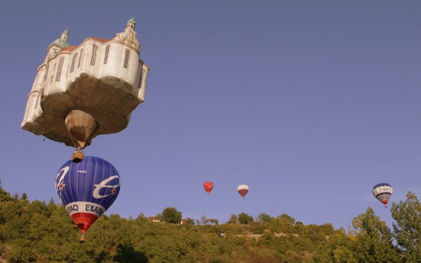 Montgolfiades 6 Frankrijk vakantiepark luxe villa zwembad tuin beheerder nederlands uitzicht sfeer.j