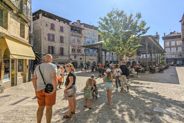 Dorpjes Lot 4 Figeac met markthal tijdens vakantie in de Dordogne-Lot.jpg
