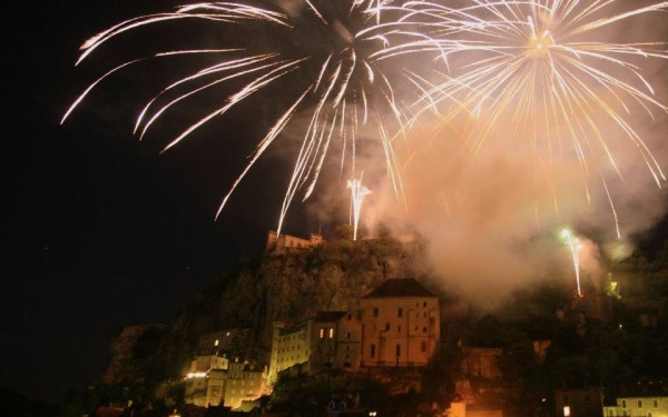 Montgolfiades 7 Frankrijk Rocamadour vuurwerk 14 juillet cultuur uitzicht zee strand zwembad.jpg