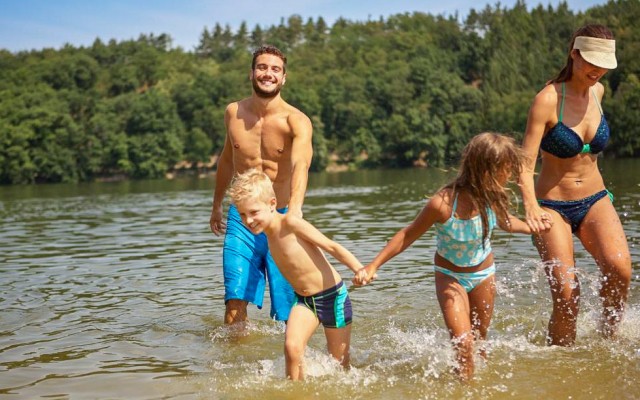 Etang Vallier recreatiemeer 7 vakantie Frankrijk vakantiehuis Brossac.jpg