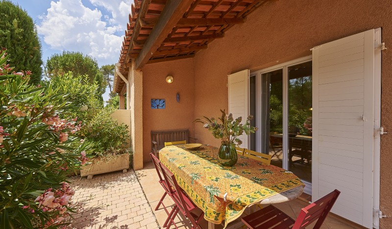Jardin du Golf 6pg 11 Provence luxe villa resort golf zee zwembad Frankrijk.jpg