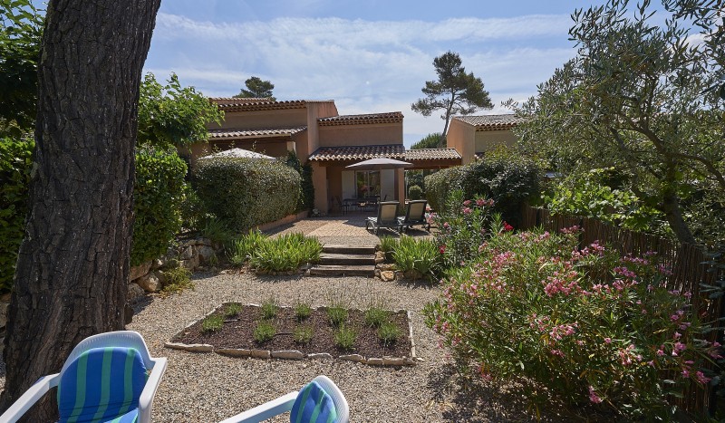 Jardin du Golf B1 Frankrijk vakantiepark luxe villa Provence Var zwembad.jpg