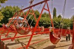 Pretpark 8 Bournat Frankrijk schommel speeltuin kinderen spelen Dordogne vakantiepark restaurant zwe