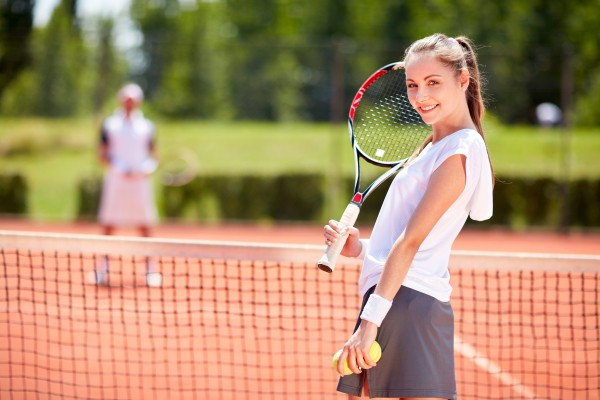 Tennis 2 Domaine de Lanzac vakantiepark luxe villa Frankrijk zwembad animatie.jpg