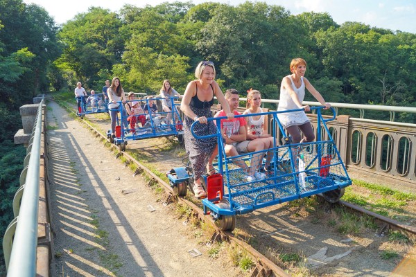 Velorail 14S Chauvigny Frankrijk Vienne vakantie animatie gezin fietsen.jpg