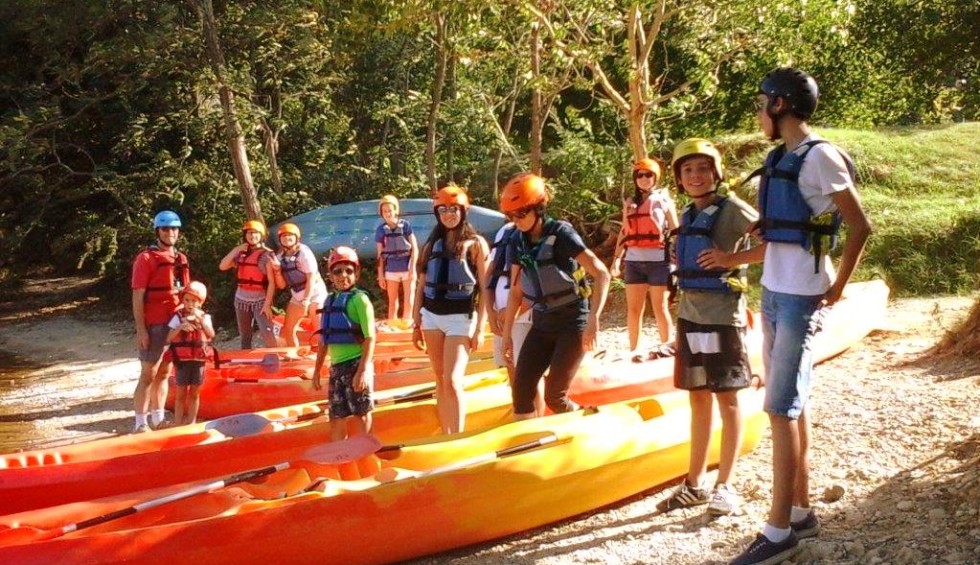 Kano canoe 6 Frankrijk languedoc pyreneeen water kust strand zee vakantiepark huis.jpg