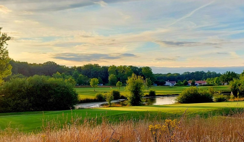 Vigeliere 11 10 Les Forges golf Frankrijk luxe villa zwembad.jpg