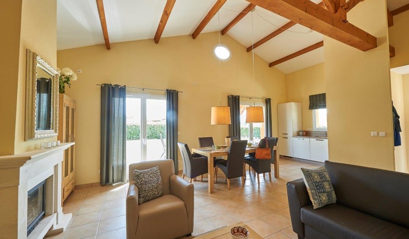 DLF huis 407 Frankrijk Domaine les Forges le bois senis vakantiehuis luxe villapark bungalows geniet