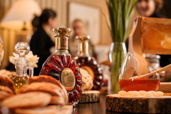 Cognac 9 Frankrijk vakantie comfort Charente likeur wijn luxe villa tour champagne.jpg