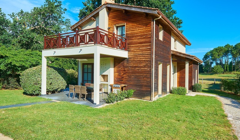 Fronsac 1 Frankrijk luxe villa vakantiepark zwembad Aquitaine zee strand Gironde  animatie kinderen