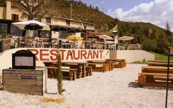 Villa's du Verdon 1 restaurant gorges terras repas eten vakantiehuis luxe villa Provence wijn vin wi