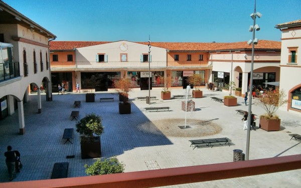 Nailloux 10 outlet village oustal del carlat toeristisch en goedkoop nabij vakantiehuis 10x15.jpg