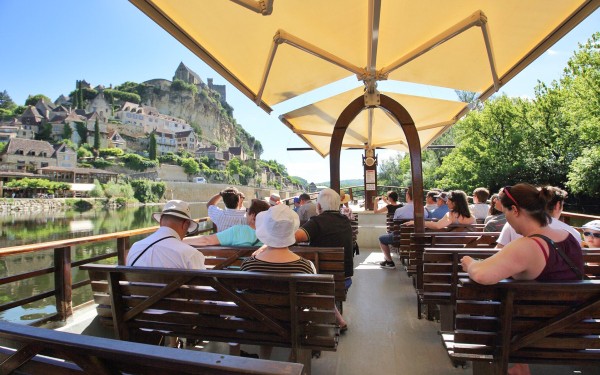 Gabarre 15 Dordogne Beynac roque gegeac Sarlat vakantie Frankrijk toerisme varen boottocht rondvaart