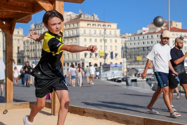 Petanque 19 jeu de boules Frankrijk vakantie gezin kinderen.jpg