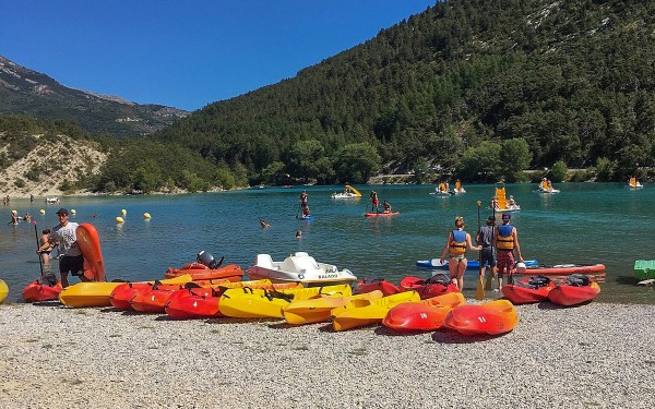 Lac de Castillon 4 zeilen Frankrijk Gorges Verdon Provence Castellane luxe villa.jpg