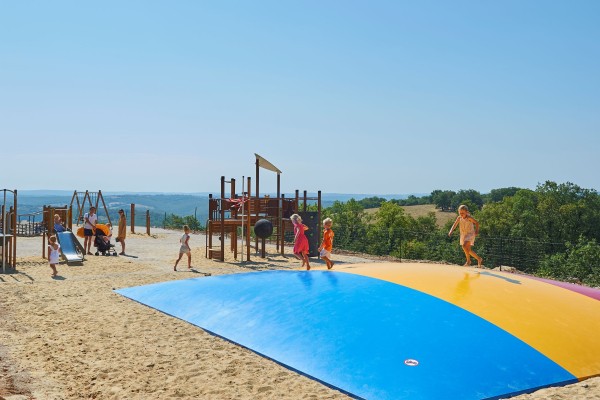 Lanzac speeltuin 1 Frankrijk vakantiepark Nederlands Dordogne Lot luxe vakantiehuis animatie kindere