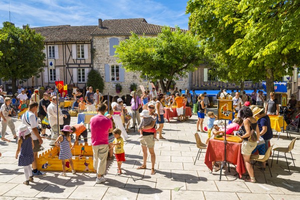 Monflanquin 21 Frankrijk Dordogne Lot bastide vakantie luxe villa feesten plus beaux village.jpg