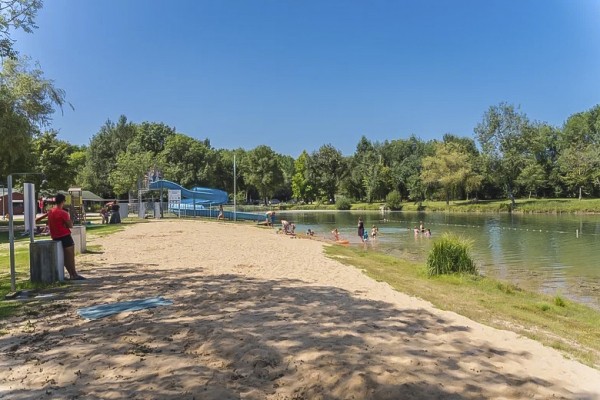 Recreatiemeer 6 Charente Saint-Macoux base de loisirs vakantie Zuid-Frankrijk.jpg
