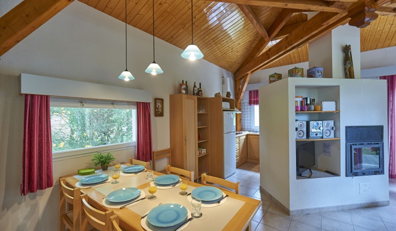 Espinet 7-8p 4 Quillan vakantiepark Frankrijk resort vakantiehuis airco animatie zwembad wellness.jp