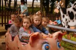 Pretpark 9 Frankrijk Dordogne luxe vakantievilla zwembad zee strand wandelen met hond kinderen in tr
