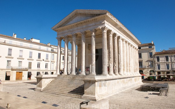 Languedoc Frankrijk 2 maison carree Nimes vakantie luxe villa toerisme aude espinet.jpg