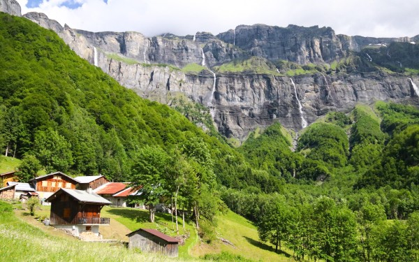 Sixt fer a cheval 20 cascade rouget haute savoie cirque sixt passy natuur vakantie abondance luxe.jp