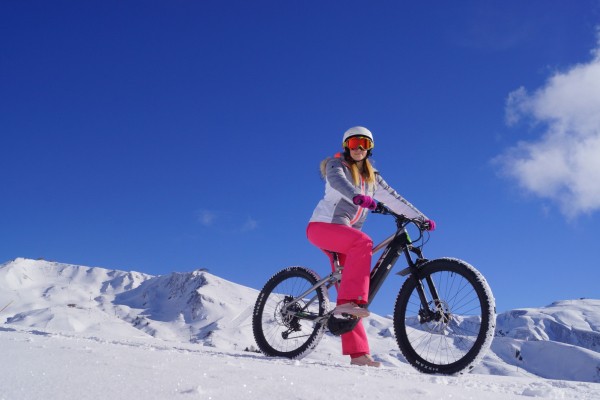 Mountainbike 18a sneeuw Alpen Frankrijk vakantie Portes du Soleil luxe chalet appartement abondance.