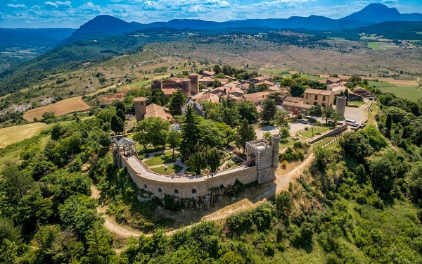 Rennes le chateau 25 Rennes le Chateau luchtfoto.jpg