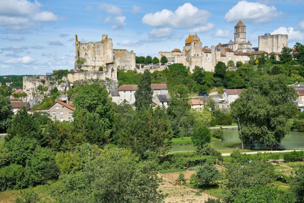 Chauvigny 4 Vienne Frankrijk vakantie Poitiers villa ville medievale.jpg