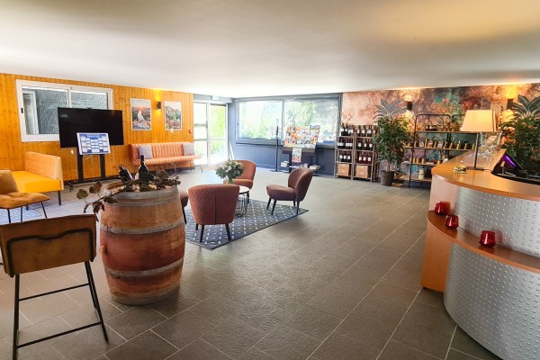 Lanzac vakantiepark 2 Frankrijk Dordogne Lot vakantiehuis luxe zwembad animatie restaurant.jpg