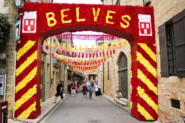 Belves 12 Dordogne perigord Frankrijk vakantie luxe villa toeristisch festival.jpg