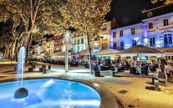 Toeristische plaats 9 Saumur Frankrijk Niort Poitiers Rochelle restaurant  vakantiepark zwembad wifi