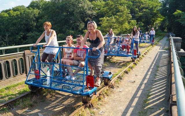 Velorail 14a Chauvigny Frankrijk Vienne vakantie animatie gezin fietsen.jpg