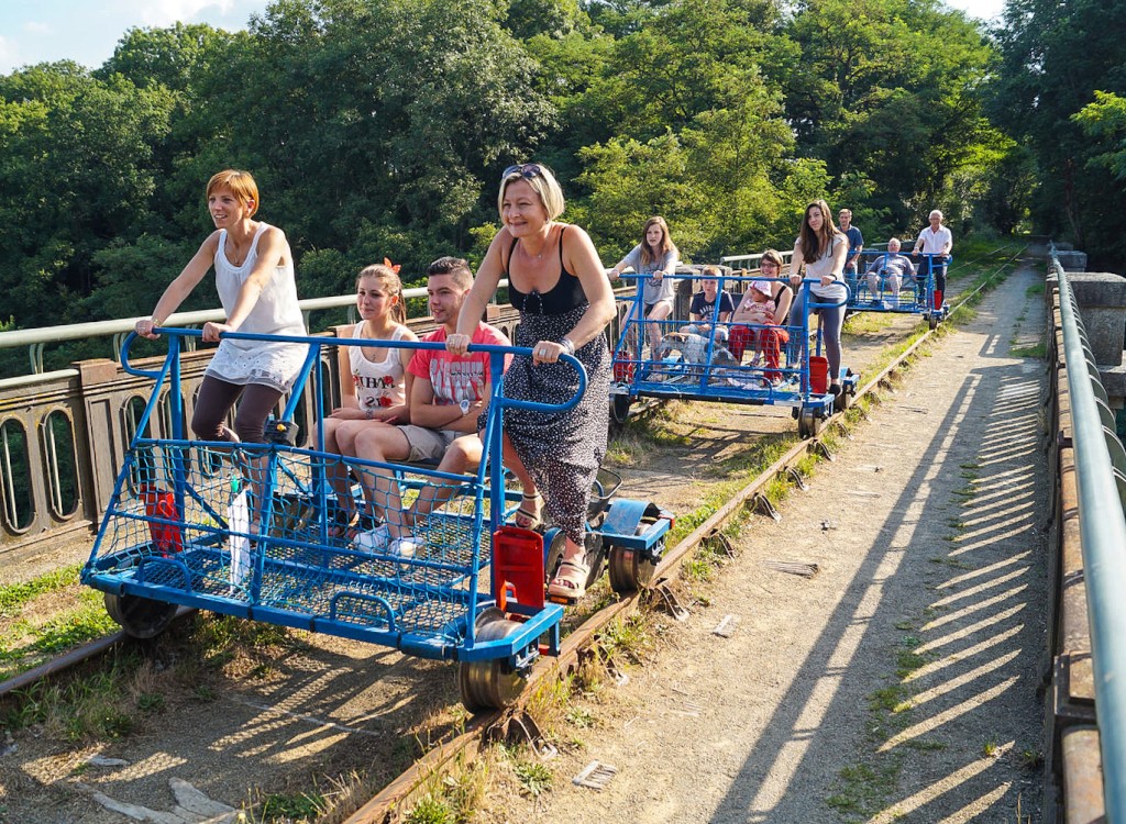 Velorail 14a Chauvigny Frankrijk Vienne vakantie animatie gezin fietsen.jpg