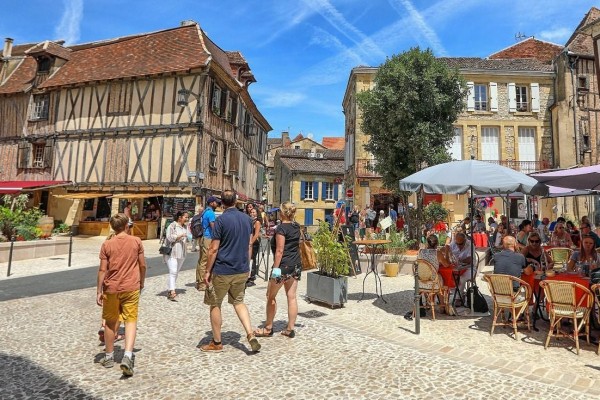 Bergerac 1a place pelissiere tijdens vakantie in Dordogne Frankrijk.jpg