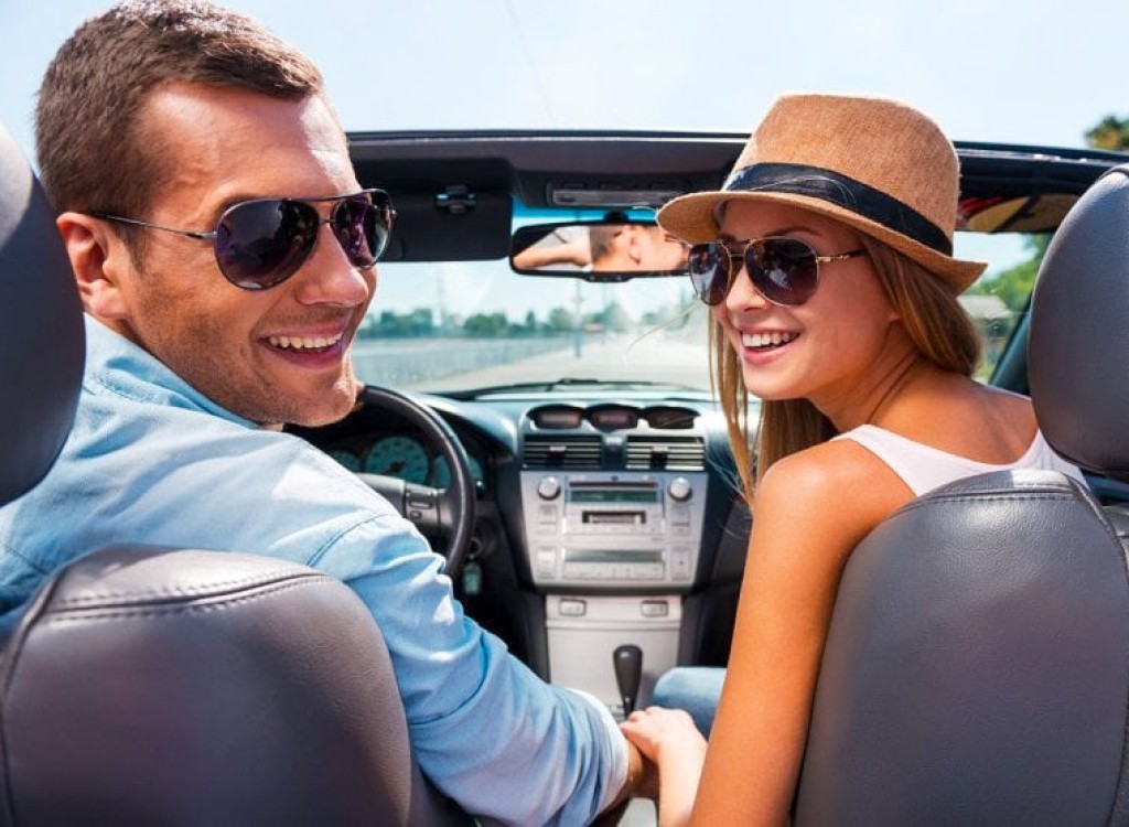 Huurauto 2 vakantie Frankrijk vliegveld vliegen auto huren relax partner Avis, Hertz, Sixt. rent car