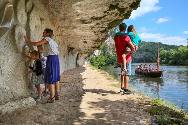 Saint Cirq Lapopie 20S plus beaux village frankrijk dordogne luxe vakantiepark.jpg