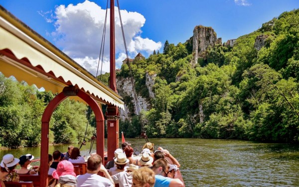 Gabarre 16 Dordogne Beynac roque gegeac Sarlat vakantie Frankrijk toerisme varen boottocht rondvaart