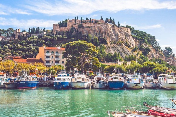 Cassis Provence 5  vakantie Frankrijk luxe villa kasteel chateau strand Middellandse Zee.jpg