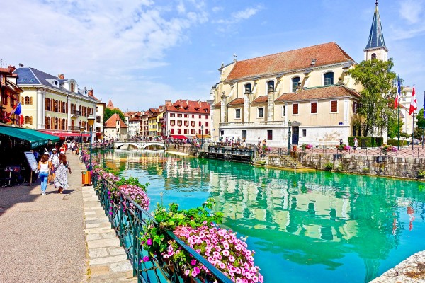 Annecy 2 Frankrijk  vakantie haute savoie meer toerisme bezienswaardigheden.jpg