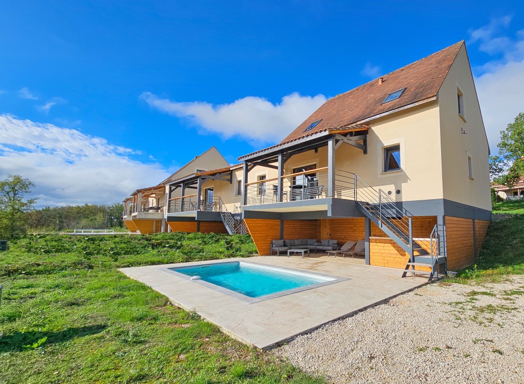 Domaine de Lanzac 19 15a luxe villa vakantiepark Dordogne Frankrijk privezwembad dalzicht.jpg